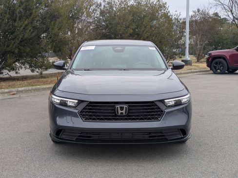 Used 2025 Honda Accord SE image 9