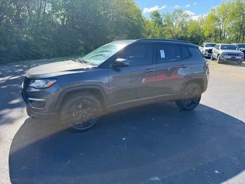 Used 2019 Jeep Compass Latitude AWD/4WD image 13