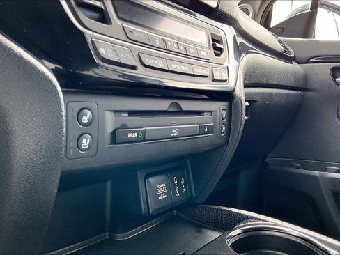 Used 2018 Honda Pilot Elite image 32
