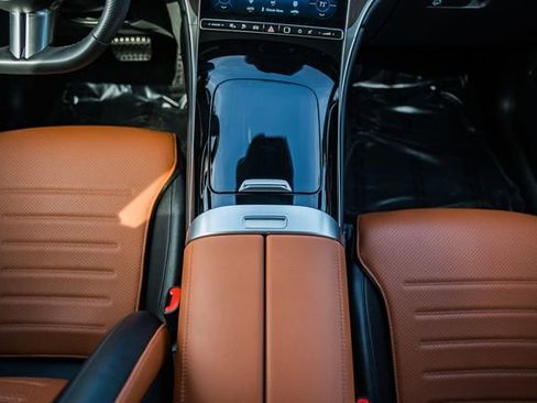 Used 2025 Mercedes-Benz GLC 350e 4MATIC image 27