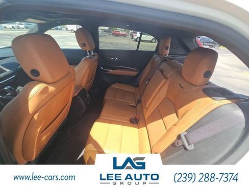 Used 2019 Cadillac XT4 Premium Luxury AWD/4WD image 4