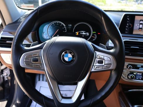 Used 2016 BMW 750i xDrive AWD/4WD image 32