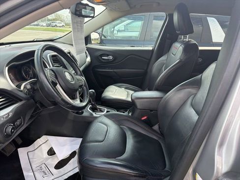 Used 2015 Jeep Cherokee Trailhawk w/ Leather Interior Group image 13
