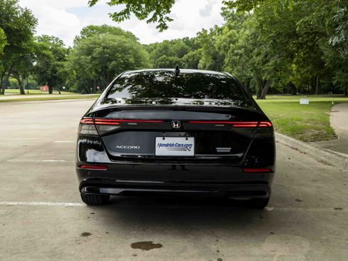 Used 2024 Honda Accord Touring image 8