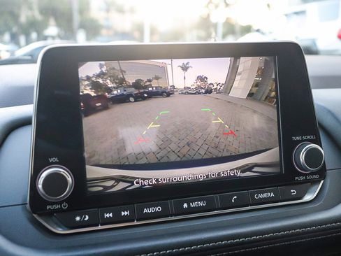 Used 2023 Nissan Rogue SV image 26