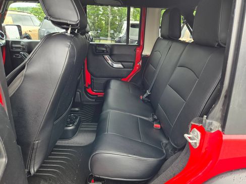 Used 2015 Jeep Wrangler Unlimited Sport w/ Quick Order Package 24S AWD/4WD image 29
