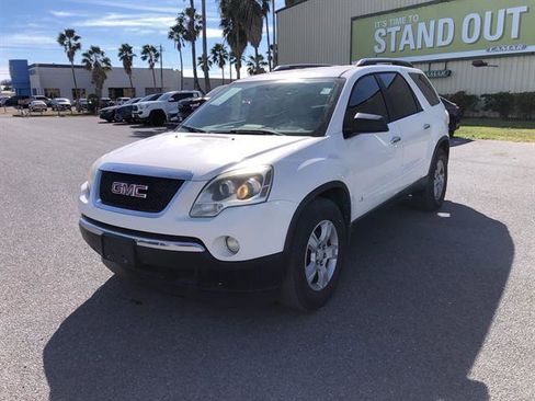 Used 2009 GMC Acadia SLE w/ Visibility Package image 3