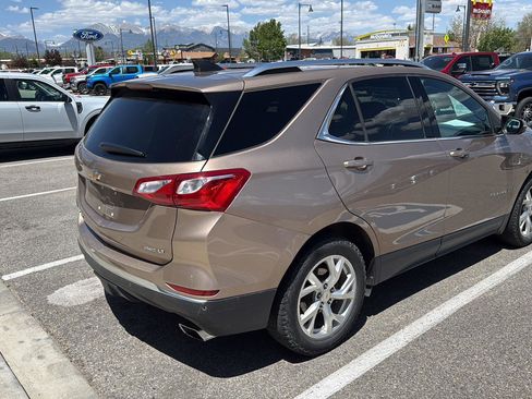 Used 2018 Chevrolet Equinox LT w/ Sun & Infotainment Package AWD/4WD image 3