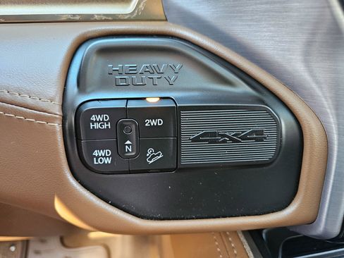 Used 2022 RAM 2500 Limited AWD/4WD image 53