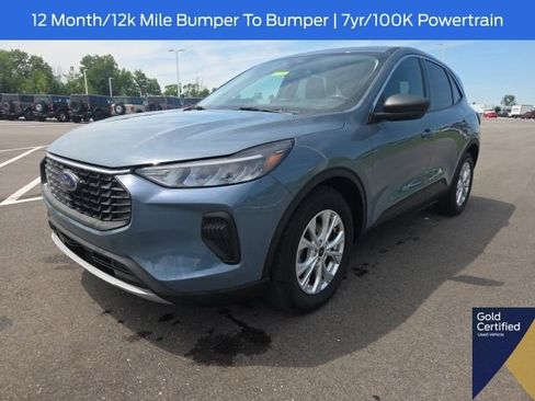 Used 2023 Ford Escape Active w/ Cold Weather Package FWD image 2