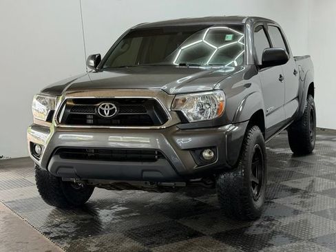 Used 2014 Toyota Tacoma 4x4 Double Cab w/ TRD Off-Road Package image 5