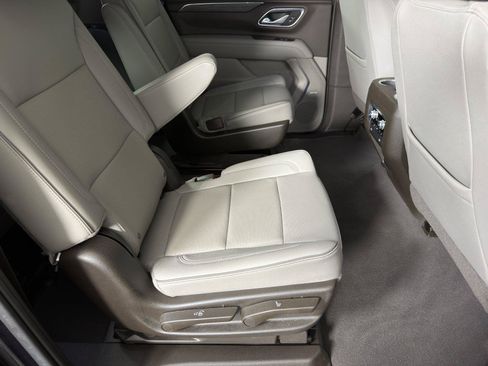 Certified 2023 GMC Yukon XL SLT w/ SLT Luxury Package RWD image 14