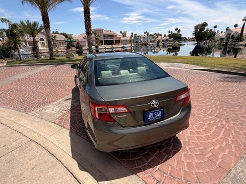 Used 2013 Toyota Camry LE FWD image 16