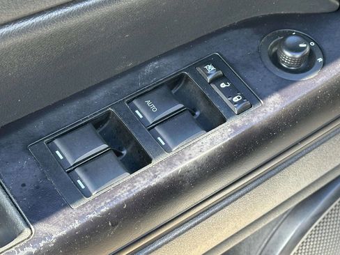 Used 2014 Jeep Patriot Latitude image 12