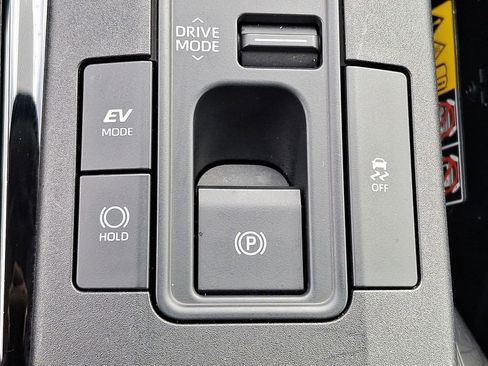 Used 2024 Toyota Prius XLE image 24