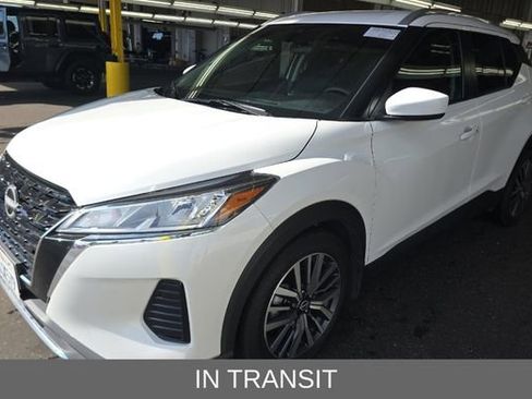 Used 2024 Nissan Kicks SV image 1