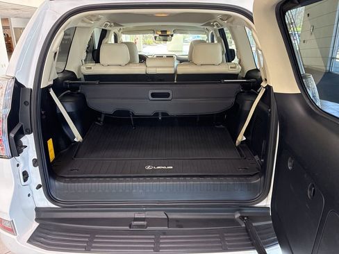 Used 2021 Lexus GX 460 Premium w/ Premium Package image 10