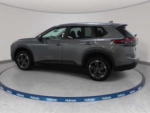 Used 2025 Nissan Rogue SV AWD/4WD image 8