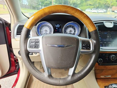 Used 2013 Chrysler 300 C RWD image 13