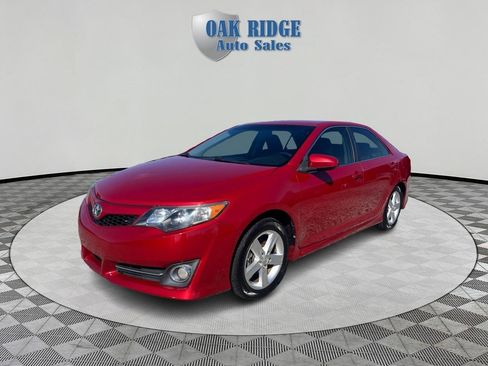 Used 2013 Toyota Camry SE image 1