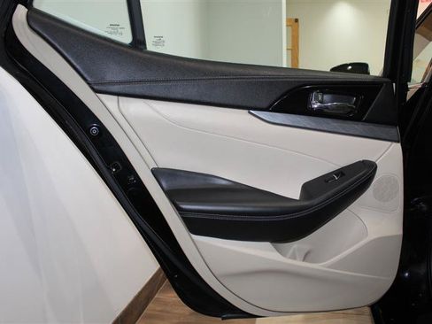 Used 2016 Nissan Maxima 3.5 SV FWD image 29
