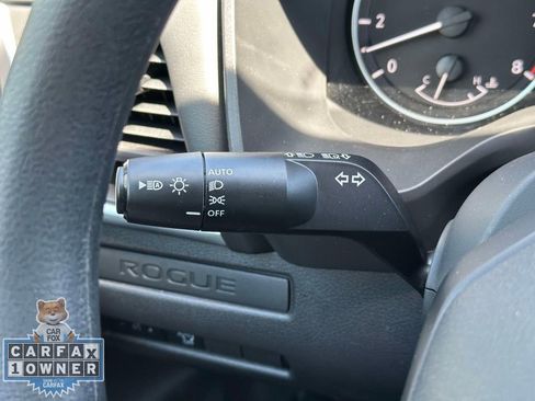 Used 2025 Nissan Rogue S AWD/4WD image 24
