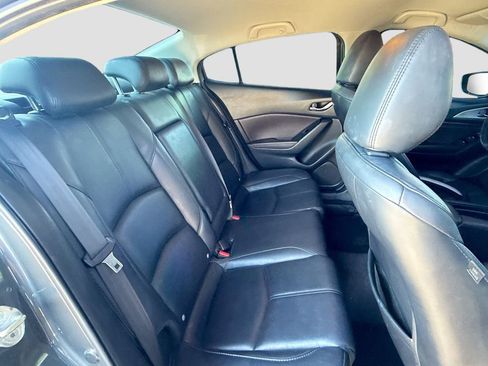 Used 2018 MAZDA MAZDA3 Touring FWD image 27