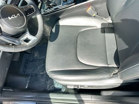 Used 2024 Kia Sportage EX image 19