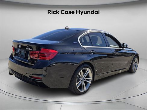 Used 2018 BMW 330e w/ Convenience Package image 8