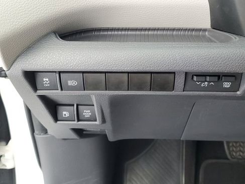 Used 2021 Toyota Sienna LE FWD image 30