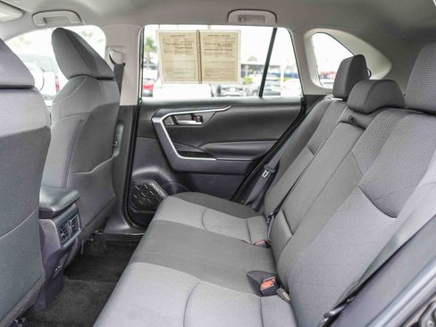 Used 2025 Toyota RAV4 XLE AWD/4WD image 20