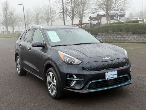 Used 2022 Kia Niro EX w/ Cold Weather Package image 2