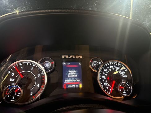 Used 2024 RAM 3500 Big Horn image 26