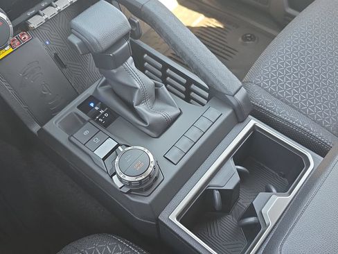 New 2026 Toyota 4Runner SR5 AWD/4WD image 21