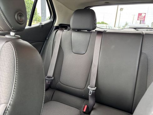 Used 2025 Buick Encore GX Preferred FWD image 38
