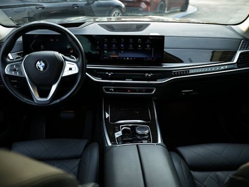 Certified 2024 BMW X7 xDrive40i image 26