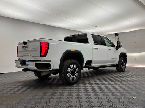 New 2025 GMC Sierra 2500 Denali w/ Denali Reserve Package image 9