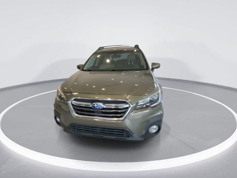 Used 2018 Subaru Outback 2.5i Premium AWD/4WD image 3