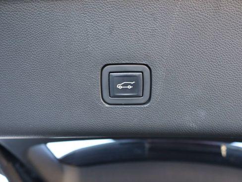 Used 2023 Chevrolet Traverse LT AWD/4WD image 25