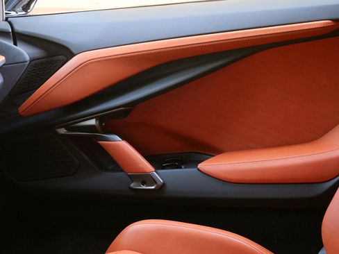 Used 2025 Lamborghini Revuelto AWD/4WD image 13