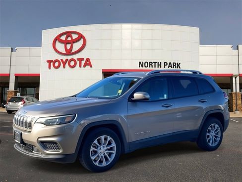 Used 2021 Jeep Cherokee Latitude image 1