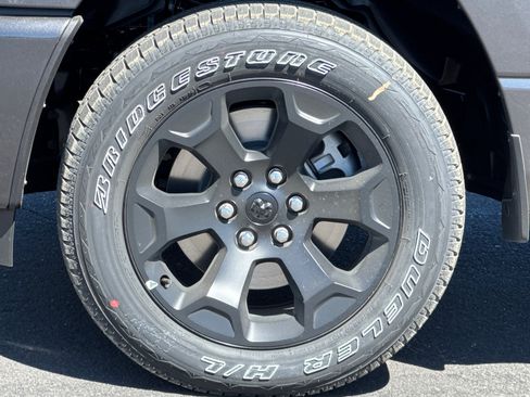 New 2026 RAM 1500 Express AWD/4WD image 23