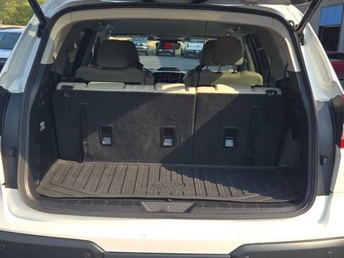 Used 2023 Subaru Ascent Limited AWD/4WD image 17