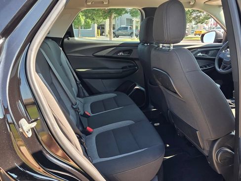 Used 2023 Chevrolet TrailBlazer LS FWD image 13