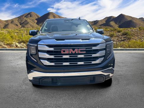 Used 2025 GMC Sierra 1500 SLE RWD image 3