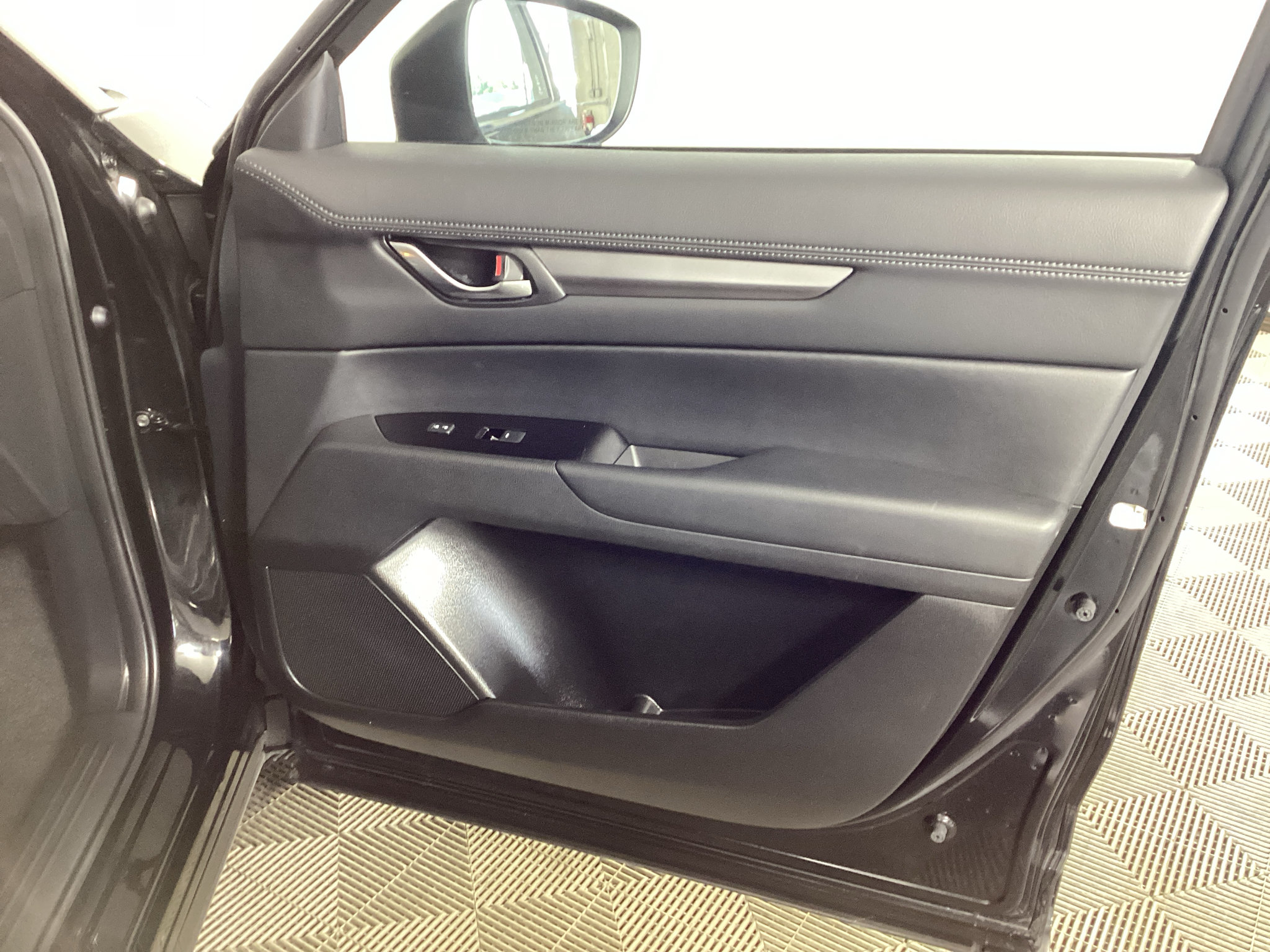 Used 2025 MAZDA CX-5 AWD 2.5 S w/ Preferred Package image 8