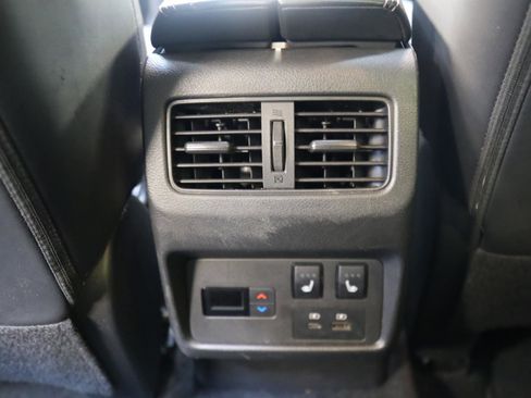 Used 2023 Nissan Rogue Platinum w/ Platinum Premium Package image 17