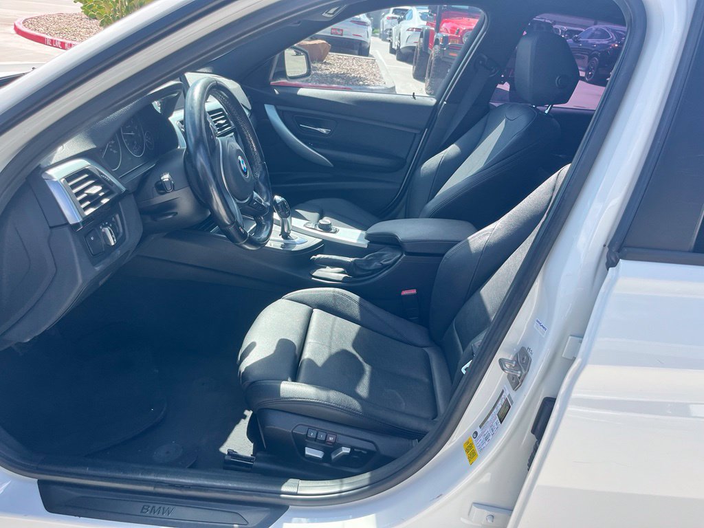 Used 2016 BMW 320i Sedan RWD image 10