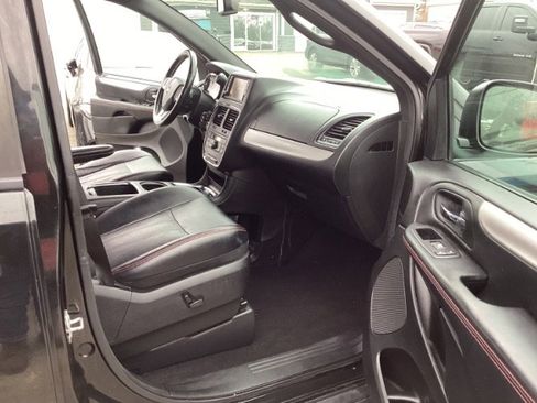 Used 2017 Dodge Grand Caravan GT image 9