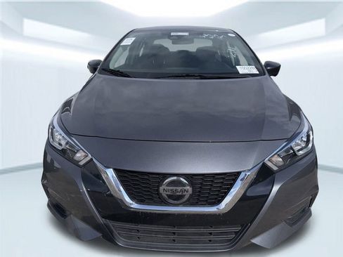 Used 2022 Nissan Versa S image 2